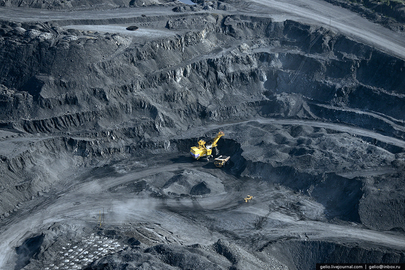 Illustration for article titled Former Soviet Mines Are Like Artificially Constructed Pits Of Hell